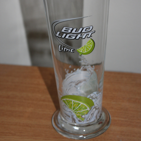 ATTRACTIVE Bud Light Lime Glass TALL - Picture 1 of 4